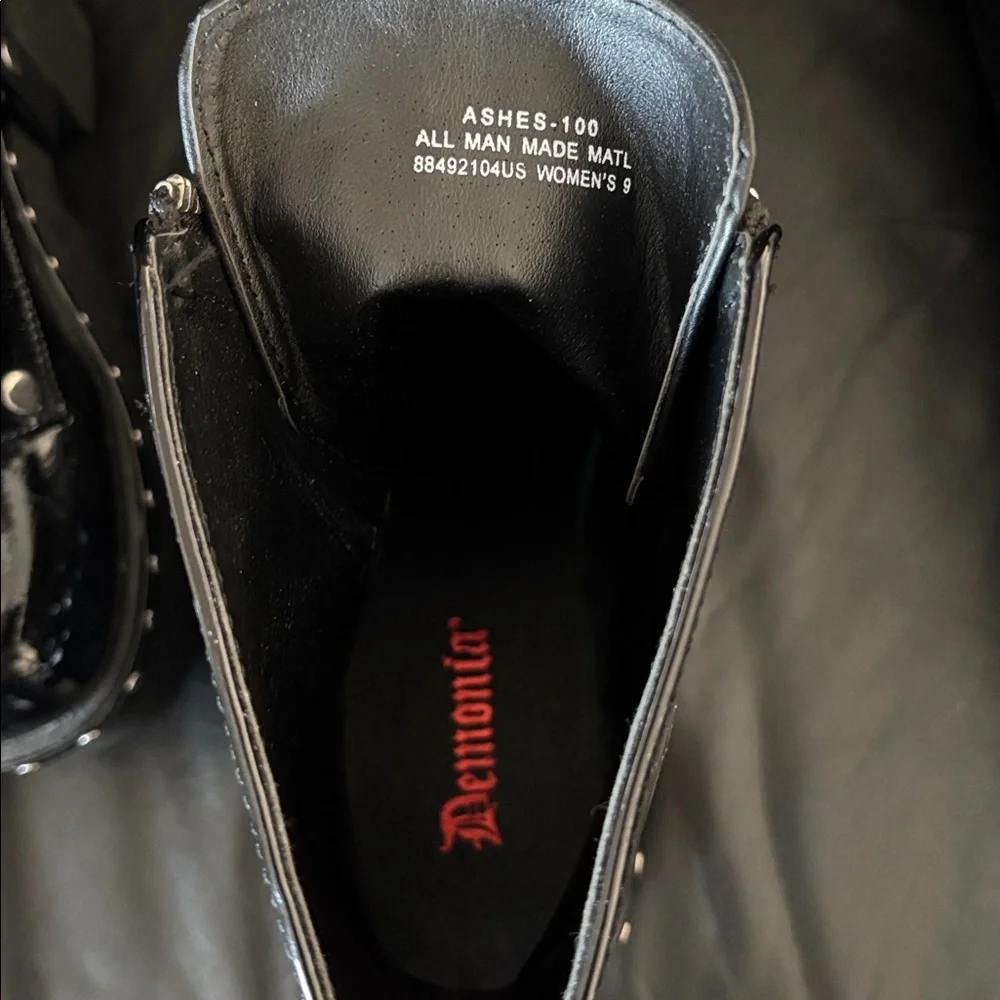 Demonia Ashes 100 Black Patent Faux Leather Combat Boots w/Silver Zipper Sz 9 - Picture 10 of 11